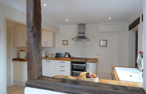 Snowshill Village House | Sheepscombe Byre, sleeps 4 guests. This property boasts stunning views.