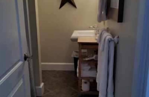 Edgecomb Apartment | Sheepscot Harbour Studio #215