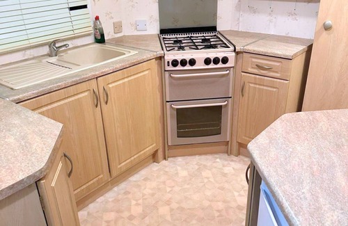 Isle of Grain House | Sheerness Parkside Caravan Retreat