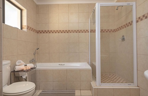 Sheffield Beach House | Sheffield Cove 30 - Three Bedroom House, Sleeps 6