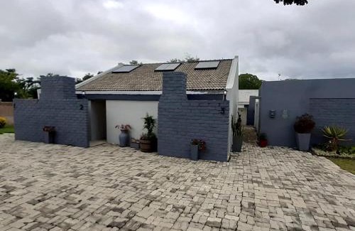 Molemole Apartment | Sheilas Self-Catering Overnight Accommodation