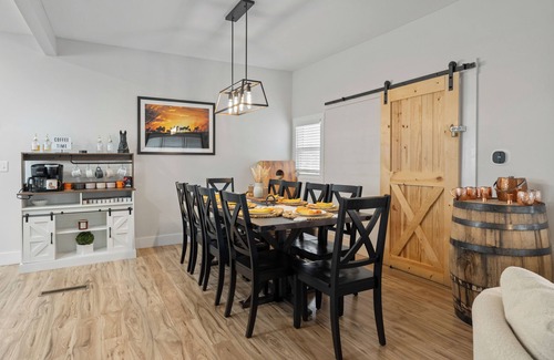 Shelbyville House | Shelbyville Farmhouse w/Hot Tub, Fire Pit & Grill