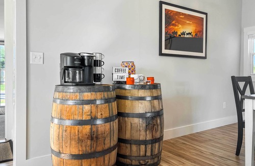 Shelbyville House | Shelbyville Farmhouse w/Hot Tub, Fire Pit & Grill