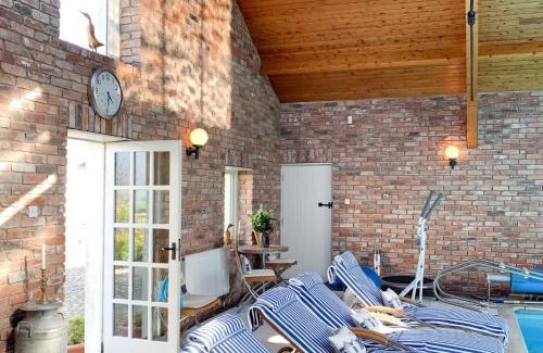 Holmfirth House | Shelduck Cottage