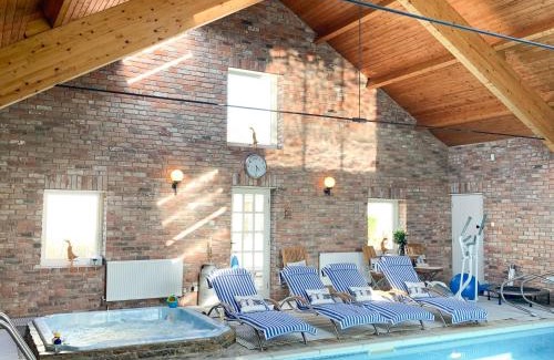 Holmfirth House | Shelduck Cottage