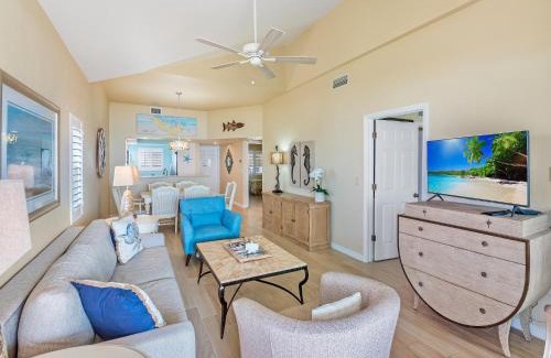 Sanibel House | Shell Island Beach Club #5D