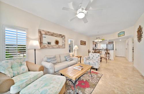 Sanibel House | Shell Island Beach Club #7B