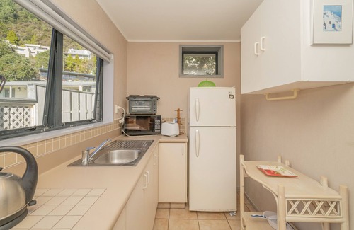 Pauanui Cottage | Shell Seekers - Pauanui Downstairs Holiday Unit