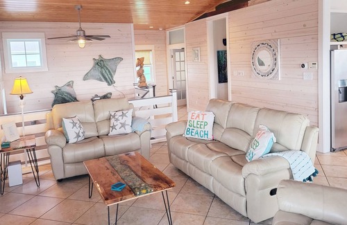 Sand Point House | Shell Yeah! Beach View Family Retreat w/ Private Bathrooms, Pool, Boardwalk.