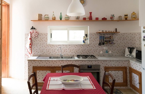 Alcamo Marina Villa | Shells Villa-Delightful villa with sea source