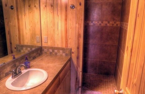 Leakey Other | Shelly Pool House