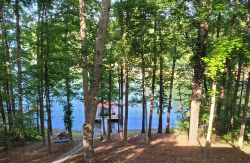 Fair Play House | Shelor Ferry, your private lakeside haven!