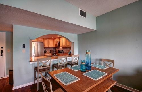 Shelter Cove Condo | Shelter Cove M arina BEST VIEW! Spotless 1 BR. Chefs Kitchen. No stairs.