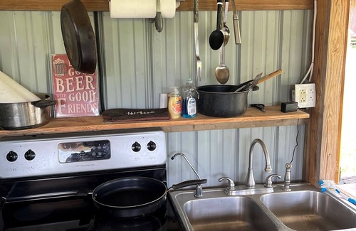 East Fultonham House | Shelter House with Camp Kitchen