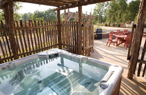 Gordonsville Cabin | Shenandoah Crossing - 2 BR Cabin