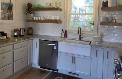 Edinburg Other | Shenandoah Farmhouse on the River with Sweeping Mountain Views. Pet Friendly.
