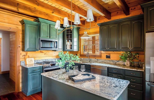 Cross Keys Cabin | Shenandoah Mansion Su