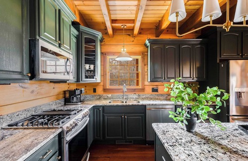 Cross Keys Cabin | Shenandoah Mansion Su