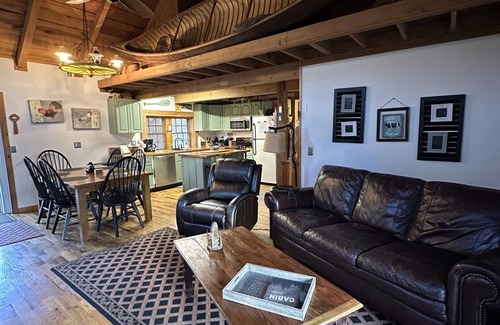 Luray Cabin | Shenandoah Shores Waterfront Log Cabin