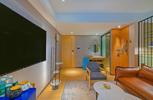 Buji Hotel | Shenzhen East Railway And Buji Subway Station Ranch Hotel