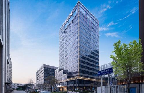 Longgang Hotel | Shenzhen Zhongchen International Hotel - Shenzhen Baolong Subway Station Branch