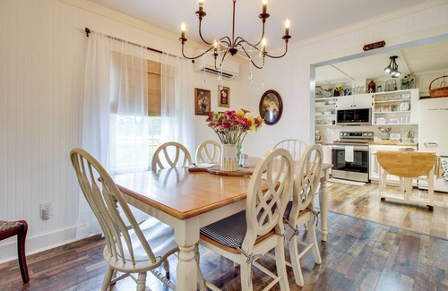 Burgaw Cottage | ‘Shepard Cottage’ Near Wilmington & Wedding Venue