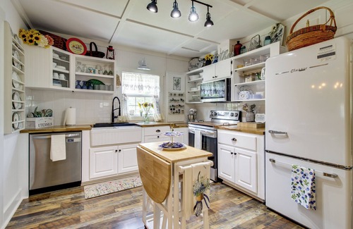 Burgaw Cottage | ‘Shepard Cottage’ Near Wilmington & Wedding Venue