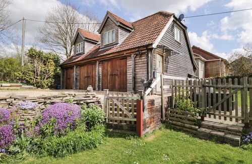 Somerton Apartment | SHEPHARD’S RETREAT, pet friendly, with a garden in Charlton Mackrell