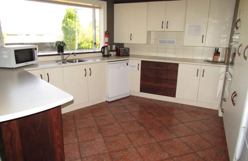 Waipahihi House | Shepherd House - Large home with Hot Pool and Wi-Fi