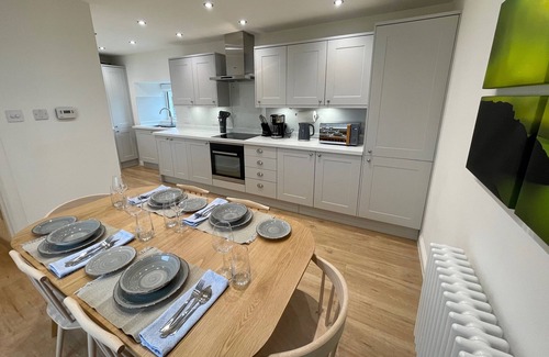 Lairg Cottage | Shepherd Moon - Sea View Cottage near NC500