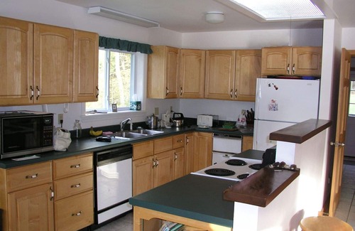 Friendship House | Shepherd's Cove - 5 Acre Beautiful Ocean-front Family Compound In Mid-coast Main