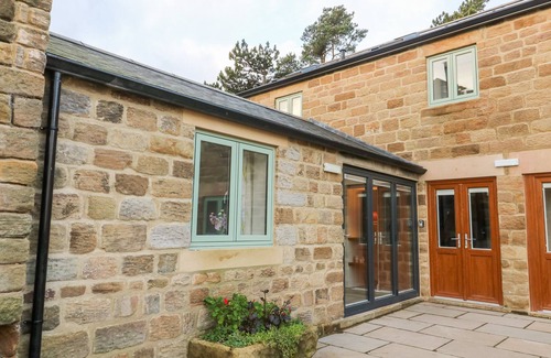 Harrogate Cottage | SHEPHERD'S CROOK, pet friendly, luxury holiday cottage in Spofforth