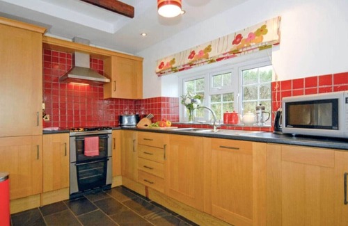 Haverfordwest Cottage | Shepherd's Hut - Lomu