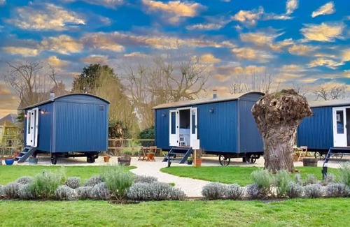 Northmoor Apartment | Shepherd's Hut The Den