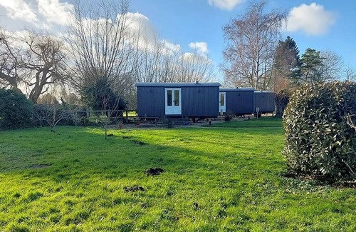 Northmoor Apartment | Shepherd's Hut The Den