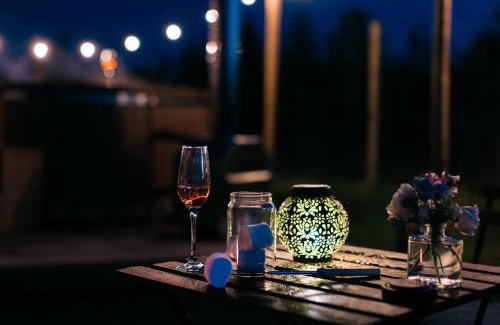 Banbury Other | Shepherd's Huts in Barley Meadow at Spring Hill Farm