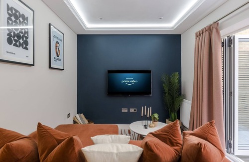 Askew Apartment | Shepherds Bush | 1 Bed Duplex