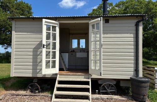 Lickfold House | Shepherds Hut 2