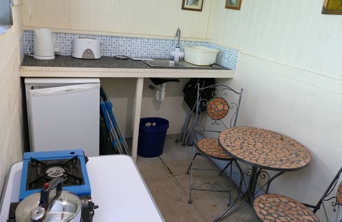 Pennant Melangell Cabin | Shepherds Hut "Jessica" in fantastic location