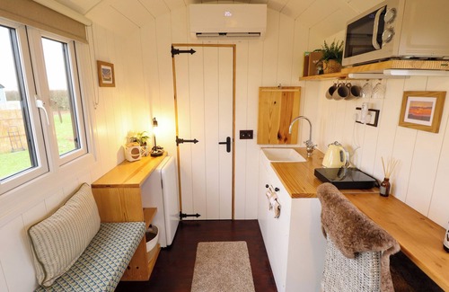Aubourn Cottage | Shepherds Hut - Oak