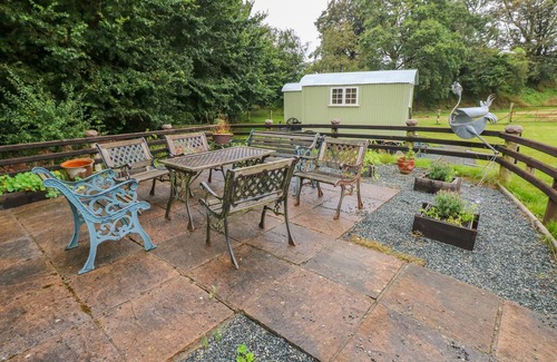 Milford Haven Cabin | Shepherds Hut - The Hurdle