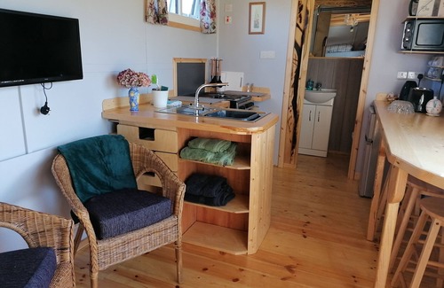 Maenclochog House | Shepherds Hut with stunning Pembrokeshire hill views