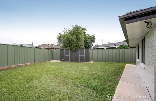 Shepparton South House | Shepparton Escape: Chic 3BR near Lake