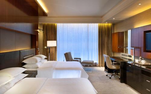 Rajajinagar Hotel | Sheraton Grand Bangalore Hotel at Brigade Gateway