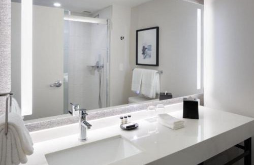 Windsor Locks Hotel | Sheraton Hartford Hotel at Bradley Airport