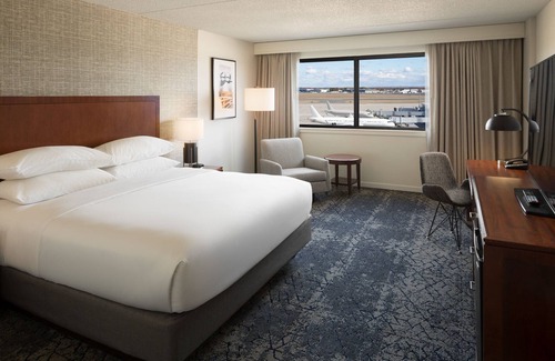 Windsor Locks Hotel | Sheraton Hartford Hotel at Bradley Airport
