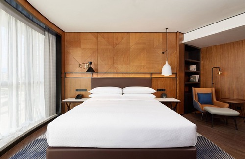 Heshan District Hotel | Sheraton Yiyang Four Points Hotel