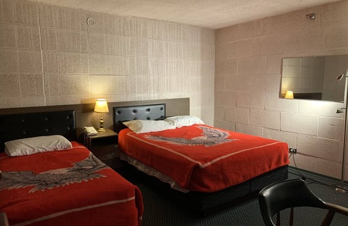 Fort Vermilion Hotel | Sheridan Lawrence Inn