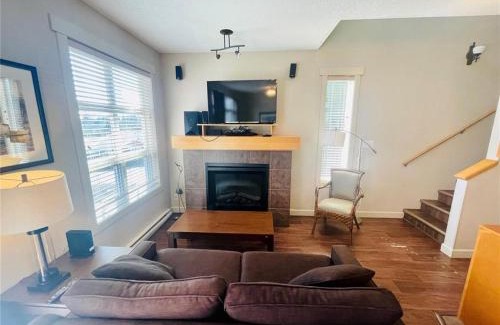 Sooke House | Sheringham Townhouse - Sooke