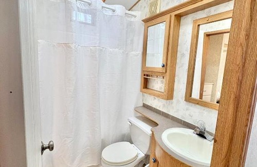 Sherkston House | Sherkston Shores Retreat, Sleeps 6, Walk to the beach, Firepit